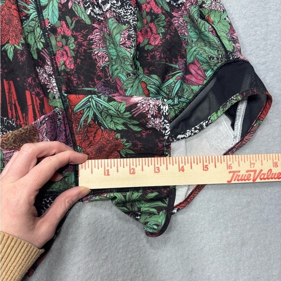 Lululemon 6 Tall Hotty Hot Short II Zen Garden Multicolored Black Mesh 4 Inseam - Picture 12 of 15